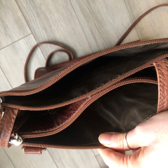 🌼SOLD 🌼Italian leather backpack 2 Ways - backpack + tote - Picture 4 of 4